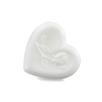 Savon forme cœur avec rose blanche - Sac 50